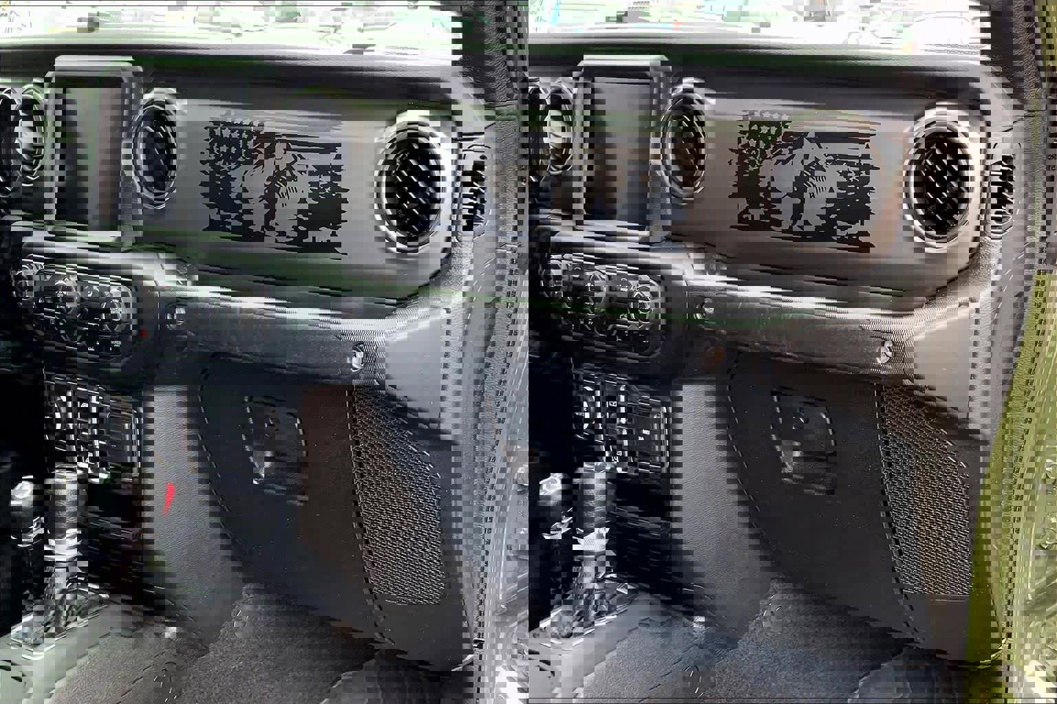 Used 2023 Jeep Gladiator Sport image 18