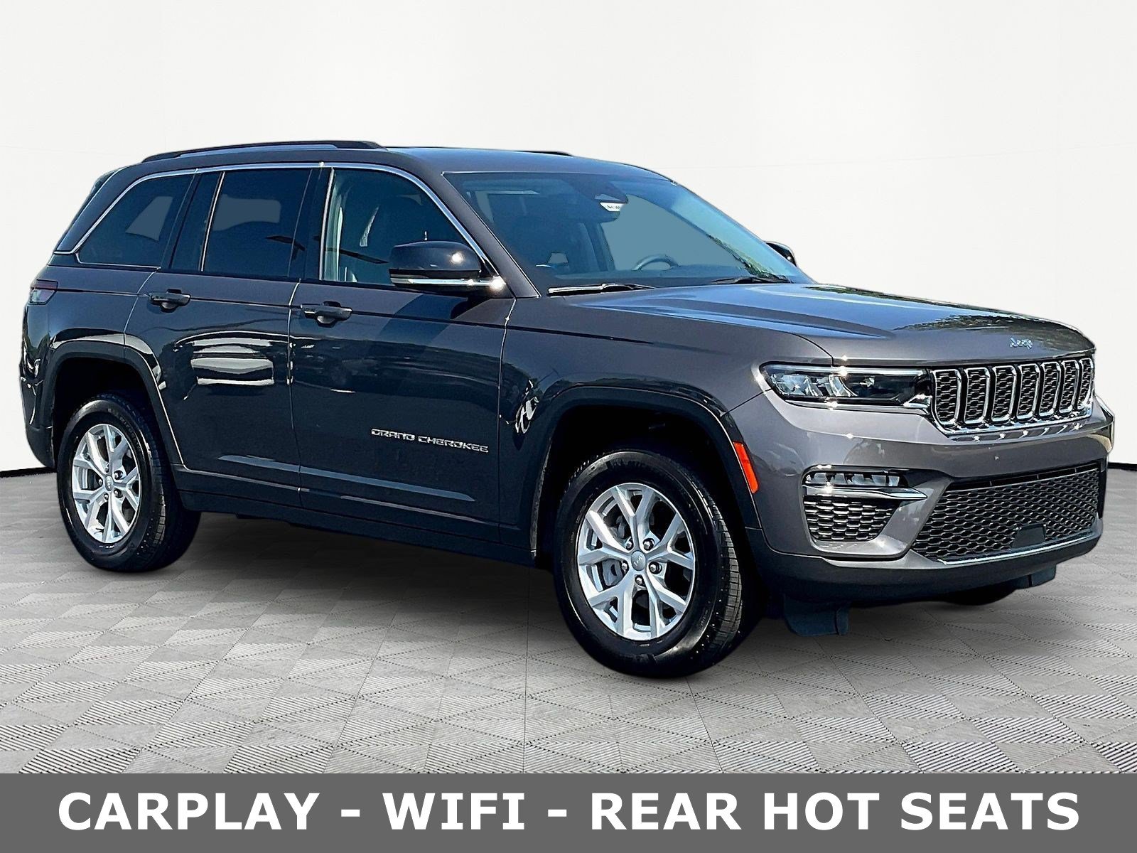 Used 2024 Jeep Grand Cherokee Limited AWD/4WD image 3