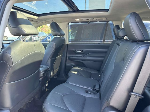 Used 2024 Toyota Grand Highlander AWD image 14