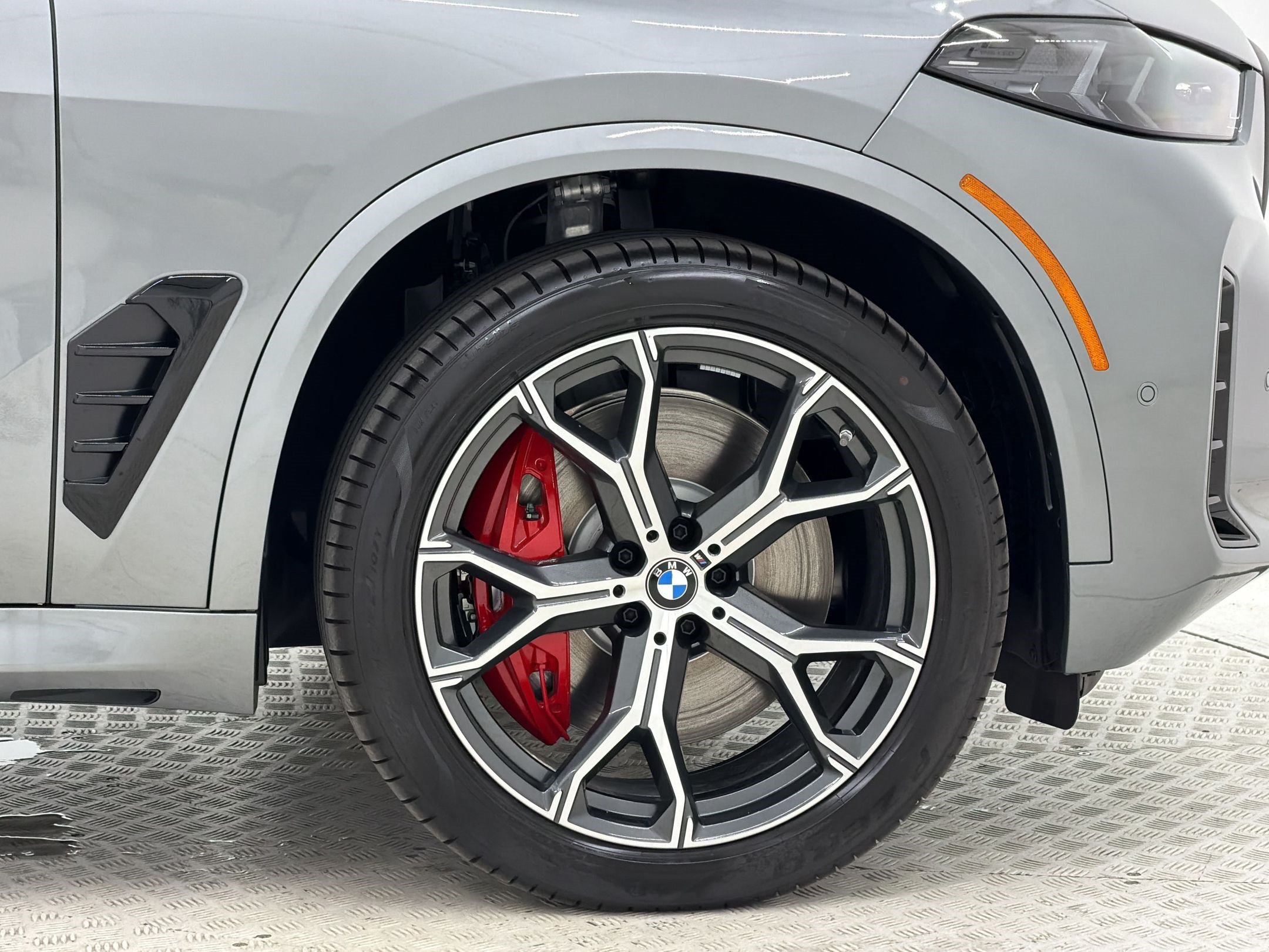 New 2026 BMW X5 xDrive50e w/ M Sport Package AWD/4WD image 13