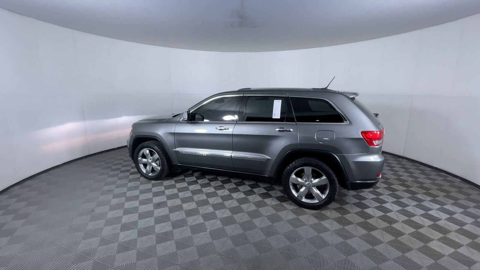 Used 2012 Jeep Grand Cherokee Overland AWD/4WD image 6
