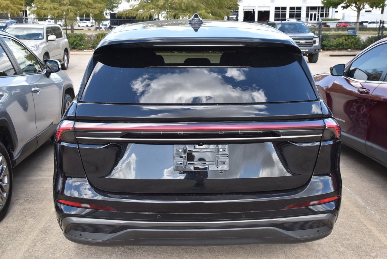Used 2024 Lincoln Nautilus Premier w/ Jet Appearance Package AWD/4WD image 6