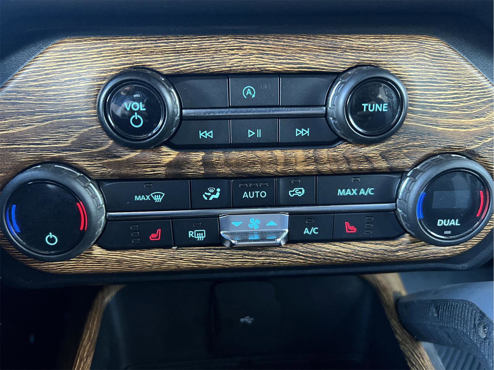 Used 2021 Ford Bronco Big Bend w/ Sasquatch Package image 30