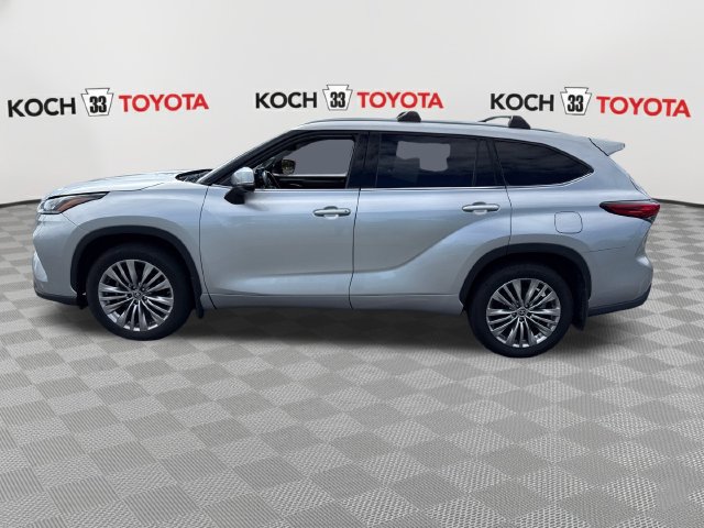 Used 2023 Toyota Highlander Platinum AWD/4WD image 4