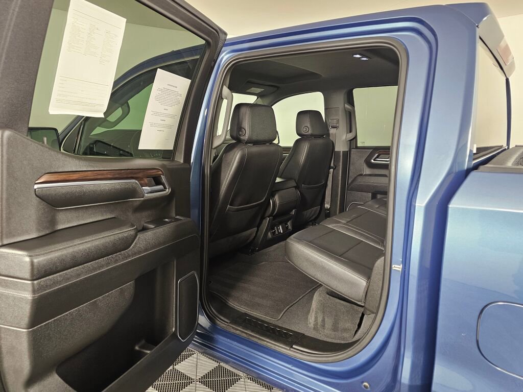 Used 2024 GMC Sierra 1500 SLT image 33