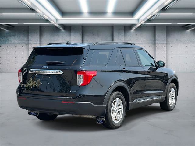 Used 2023 Ford Explorer XLT image 5