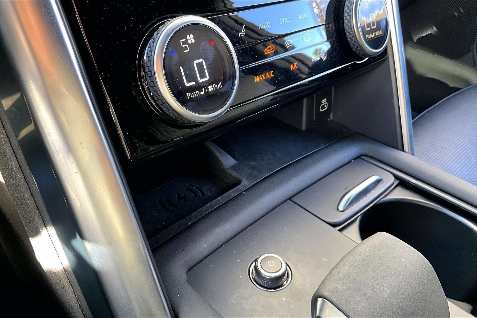 Used 2023 Land Rover Discovery S R-Dynamic image 32