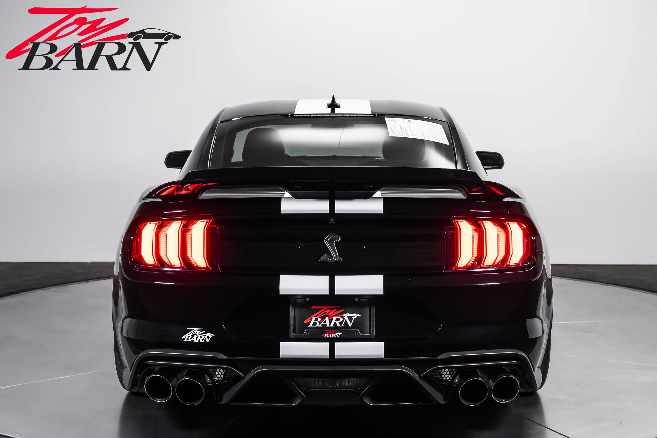 Used 2021 Ford Mustang Shelby GT500 w/ Technology Package RWD image 4