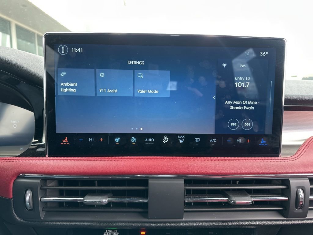 Used 2025 Lincoln Corsair Reserve w/ Jet Appearance Package image 20