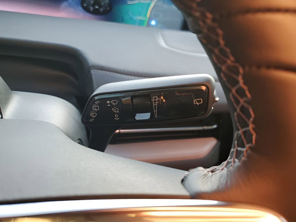 Used 2025 Lincoln Navigator L Reserve w/ Jet Appearance Package image 35