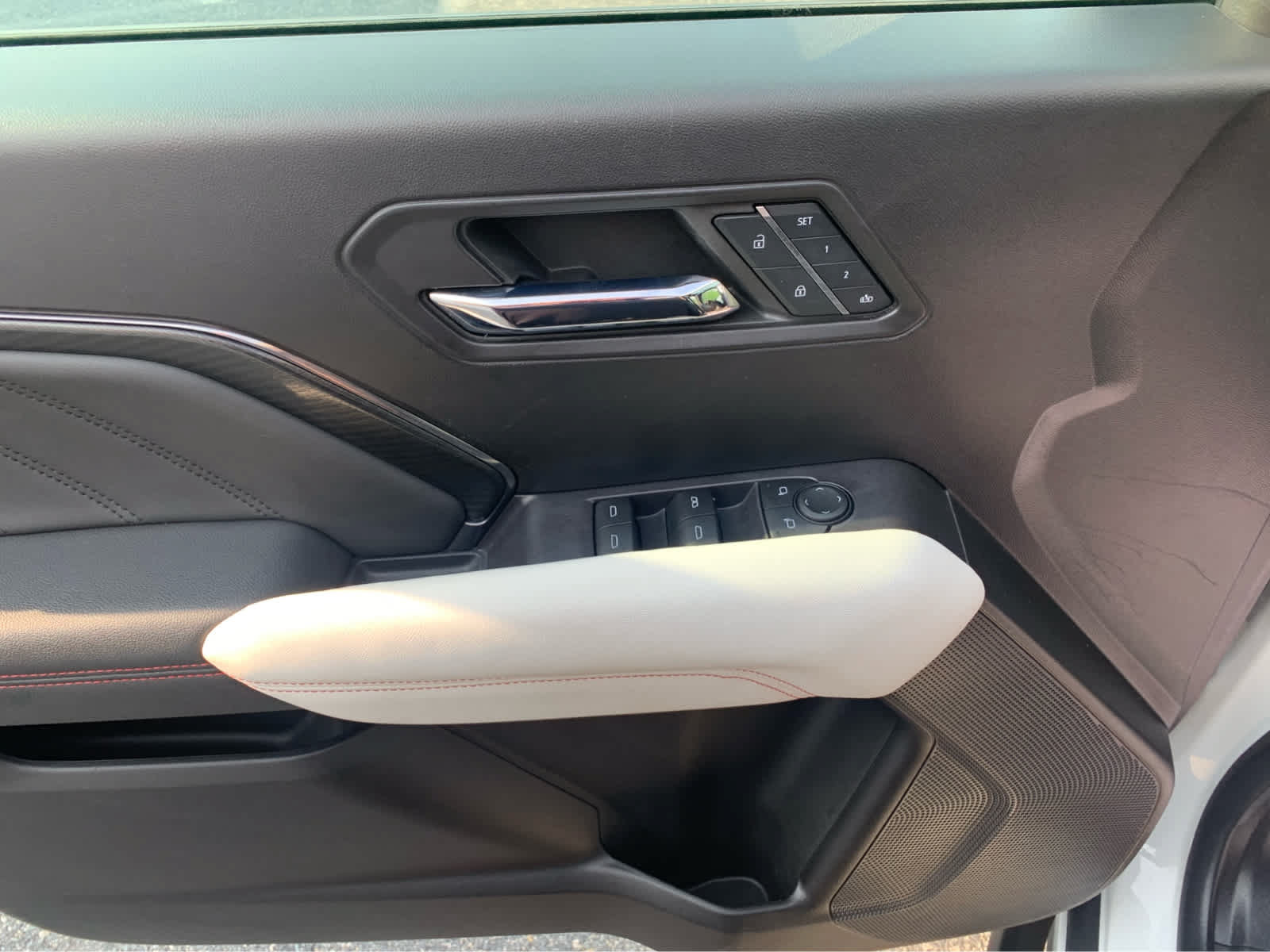 Used 2023 GMC Canyon AT4X AWD/4WD image 12