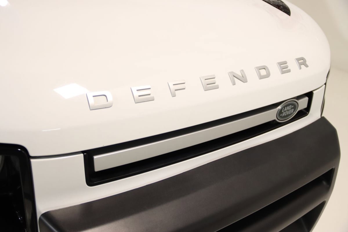 Used 2020 Land Rover Defender 110 SE AWD/4WD image 26