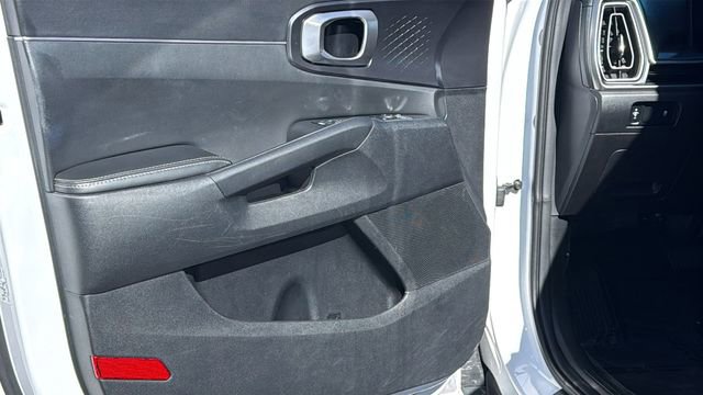 Used 2024 Kia Sorento S image 23