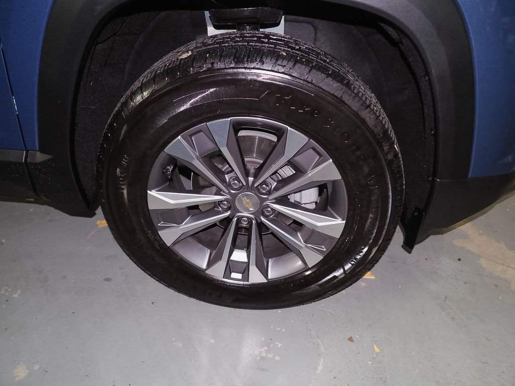 Used 2025 Chevrolet Equinox LT image 33