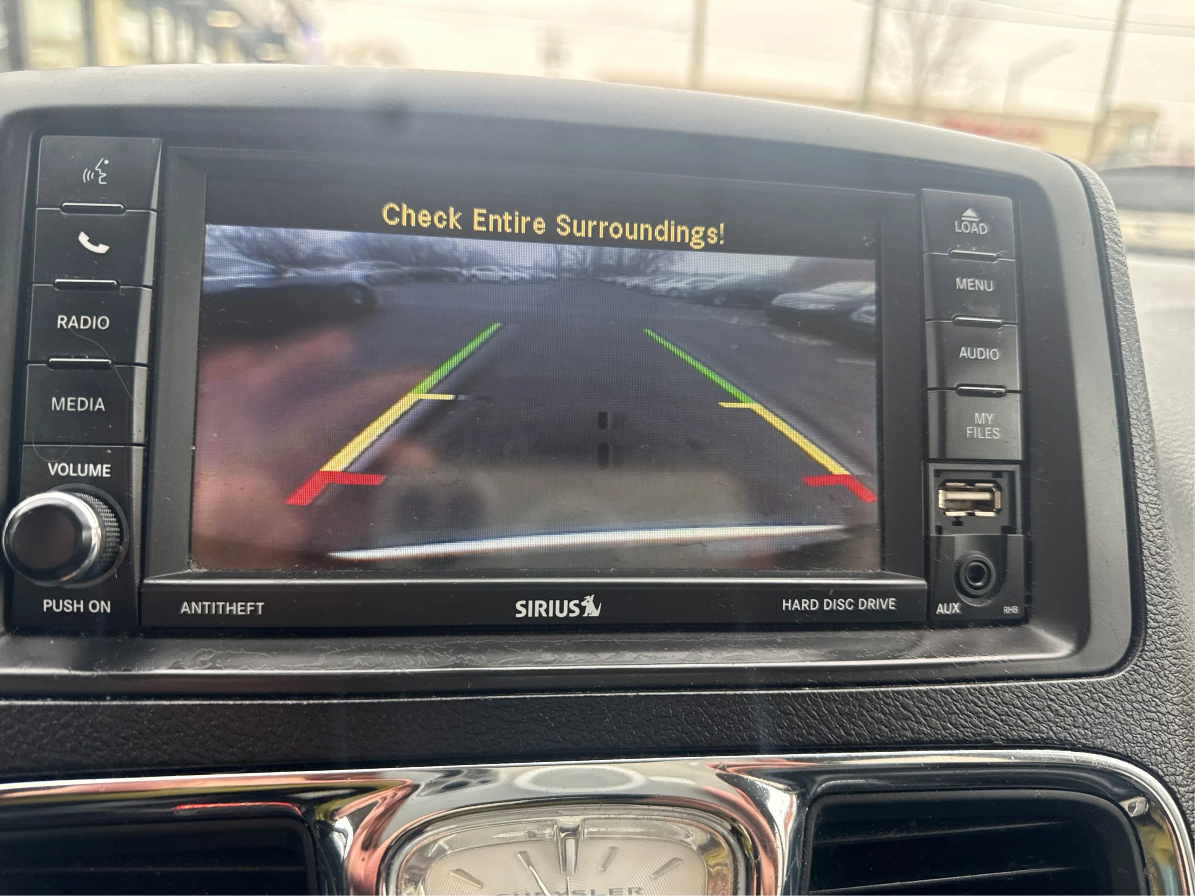 Used 2015 Chrysler Town & Country Touring w/ Driver Convenience Group image 29