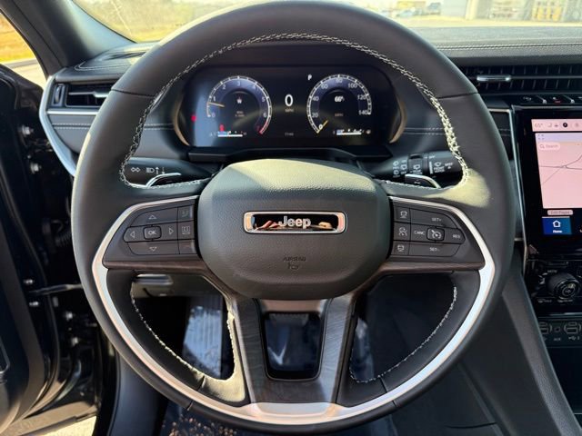 New 2025 Jeep Grand Cherokee Limited w/ Black Appearance Package RWD image 16