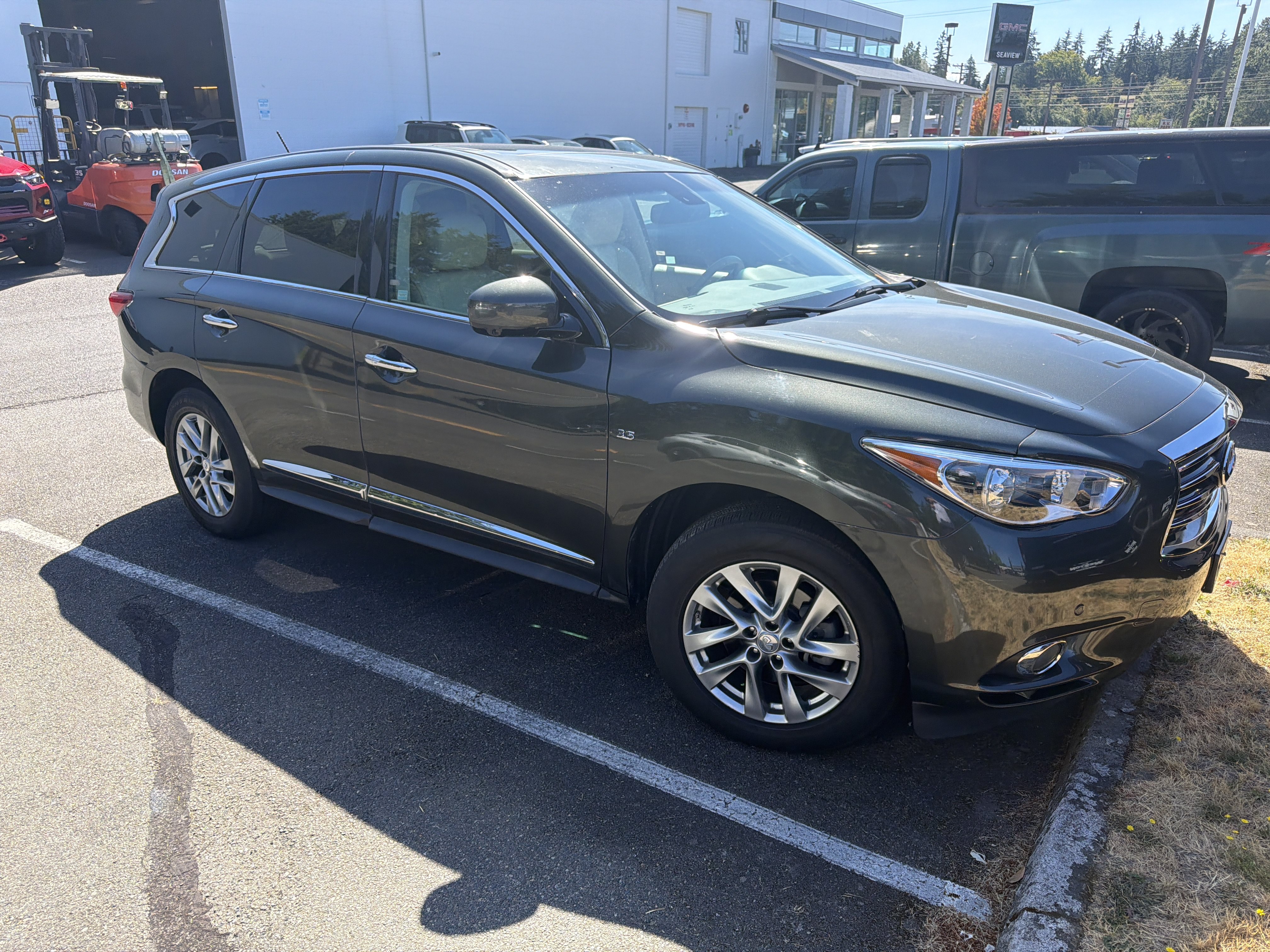 Used 2014 INFINITI QX60 Luxe w/ Premium Plus Package AWD/4WD image 1