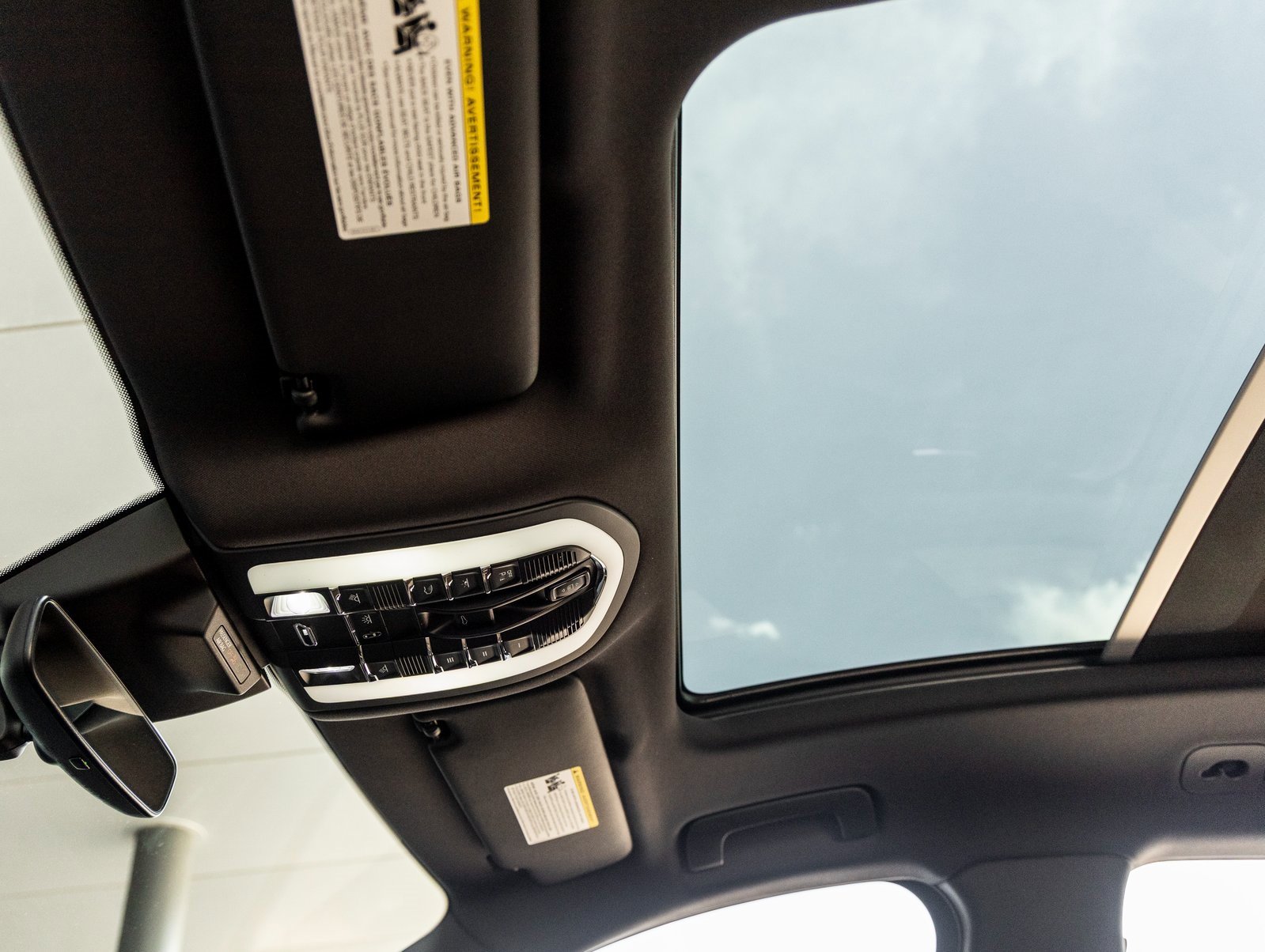 Used 2025 Porsche Macan image 23