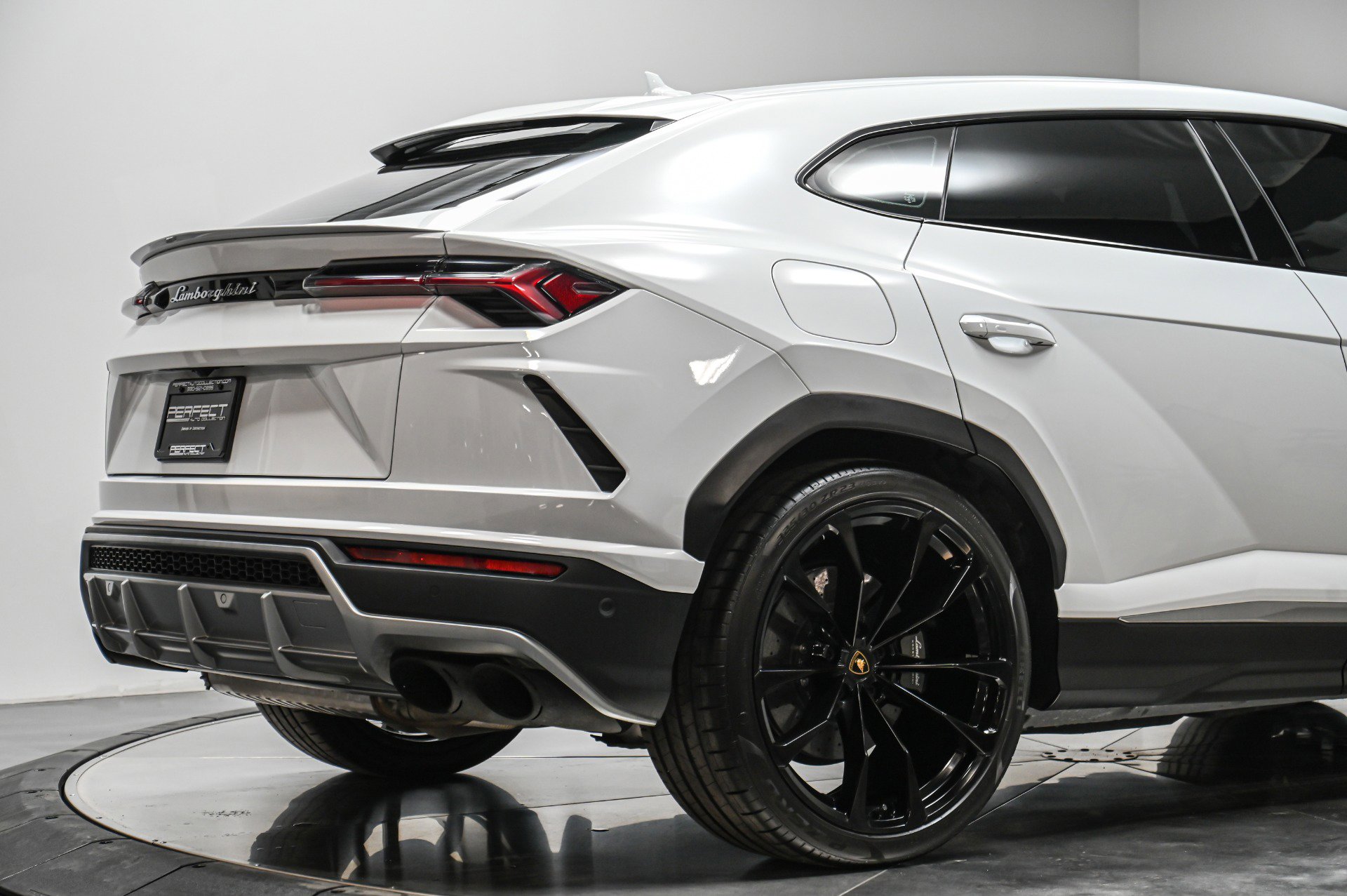 Used 2020 Lamborghini Urus image 12