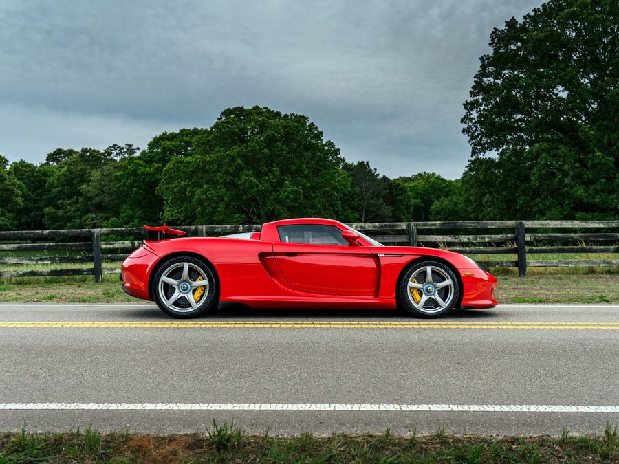 Used 2005 Porsche Carrera GT RWD image 4