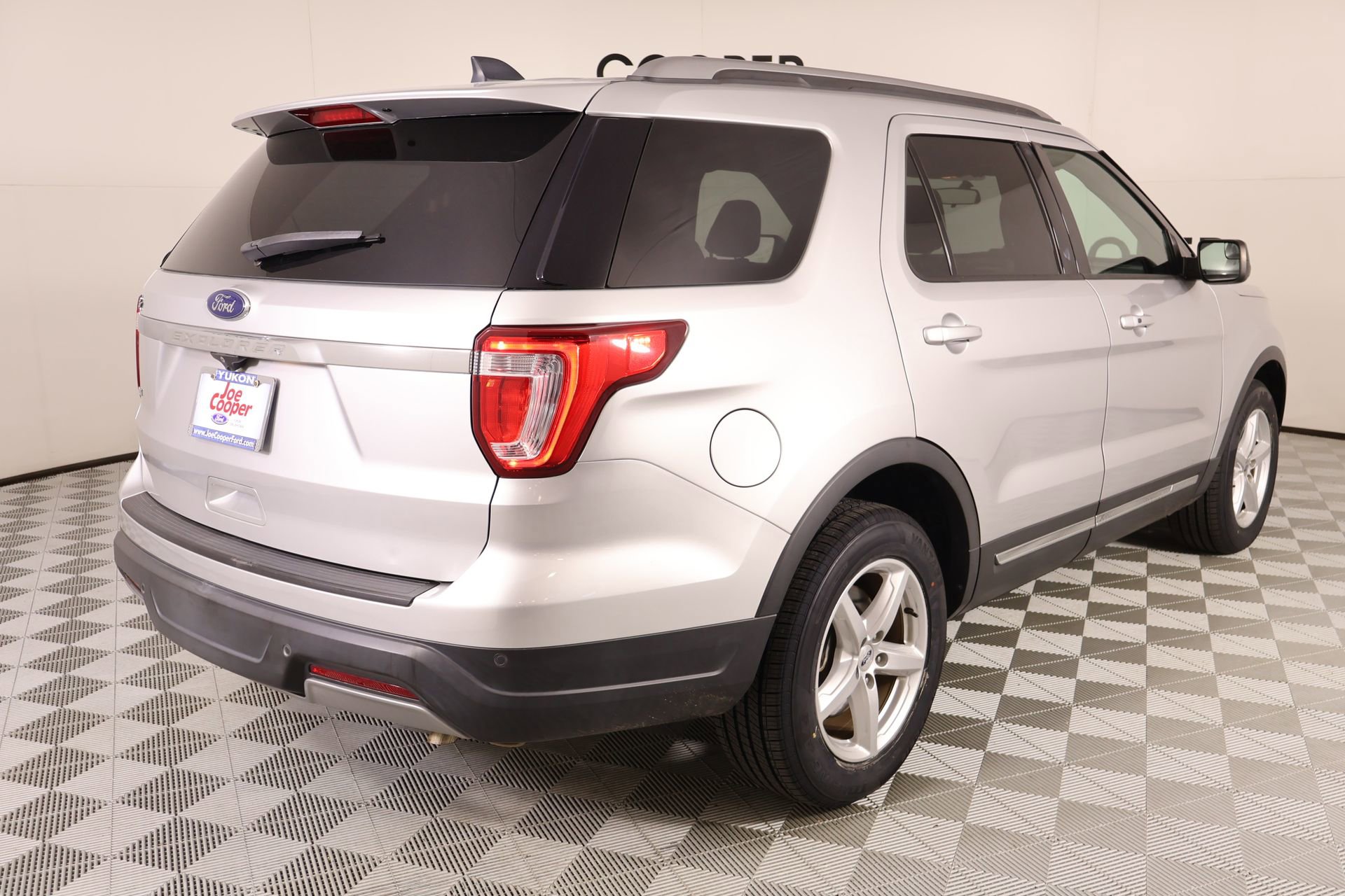 Used 2019 Ford Explorer XLT FWD image 19