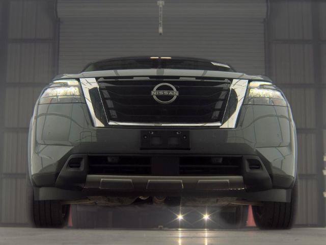 Certified 2025 Nissan Pathfinder Platinum FWD image 10