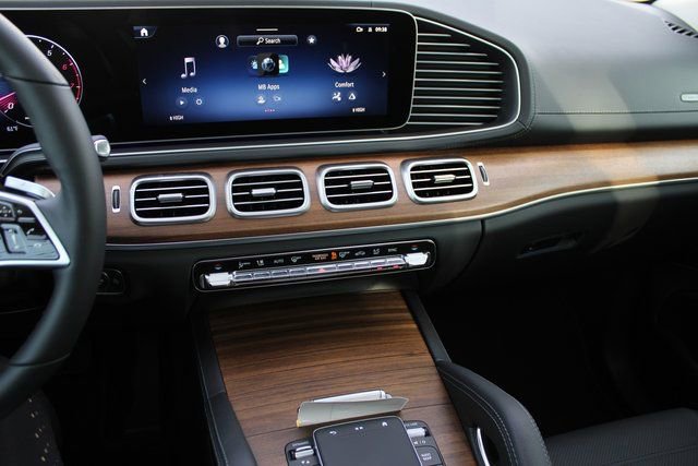 New 2026 Mercedes-Benz GLS 450 4MATIC image 28