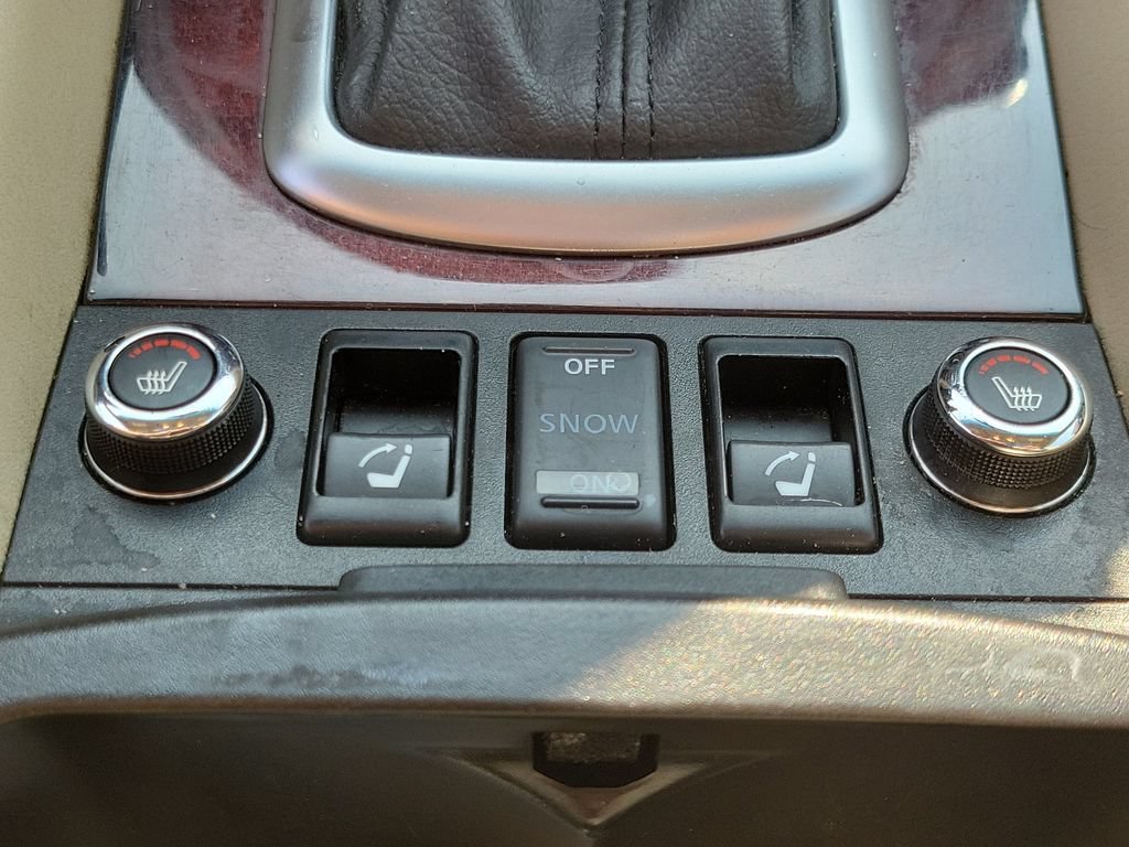 Used 2017 INFINITI QX50 AWD w/ Deluxe Touring Package image 29