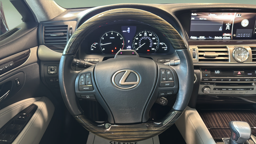 Used 2017 Lexus LS 460 L w/ Ultra Luxury Package AWD/4WD image 20