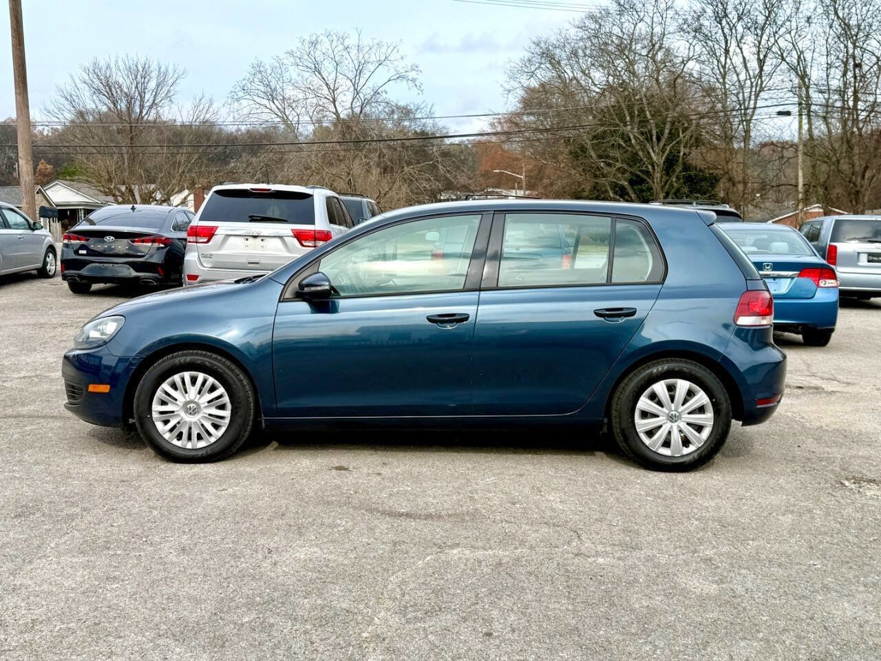 Used 2014 Volkswagen Golf 4-Door image 3