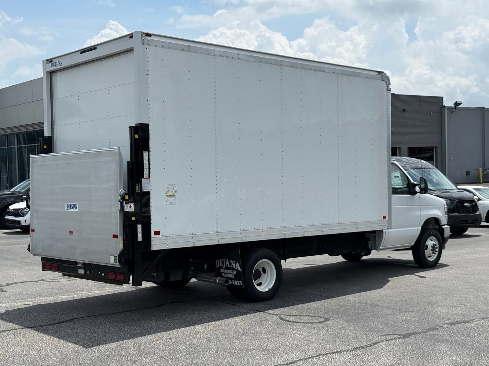 New 2024 Ford E-450 and Econoline 450 Super Duty w/ Power Windows & Locks Group image 6