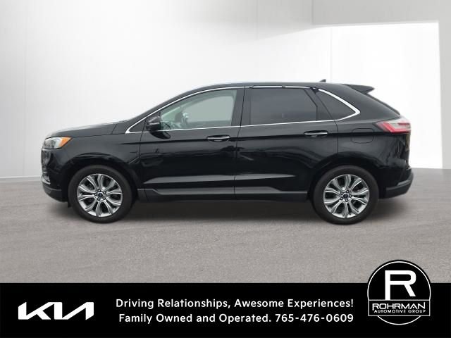 Used 2019 Ford Edge Titanium w/ Equipment Group 301A AWD/4WD image 3