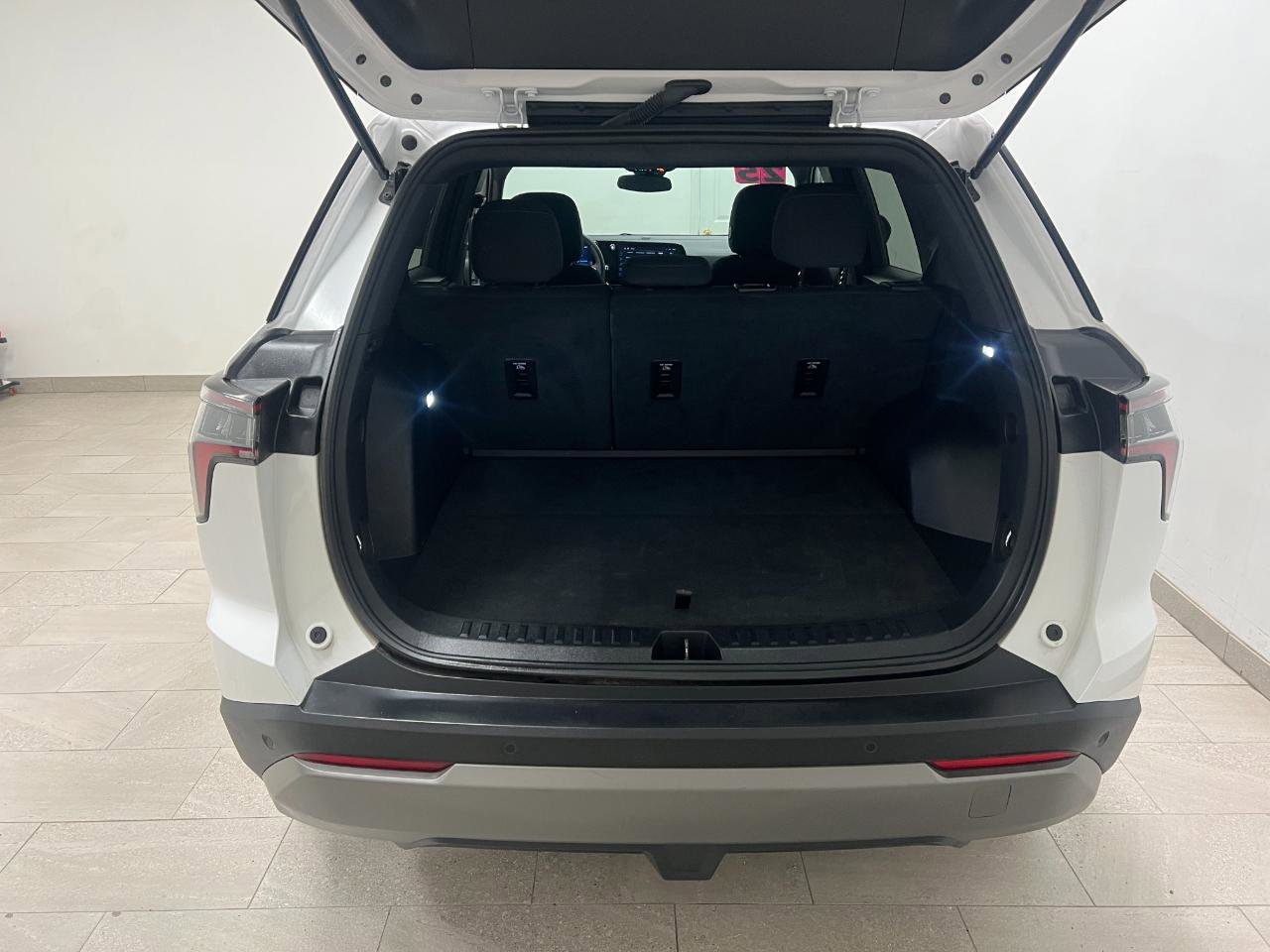 Used 2025 Chevrolet Equinox LT image 19