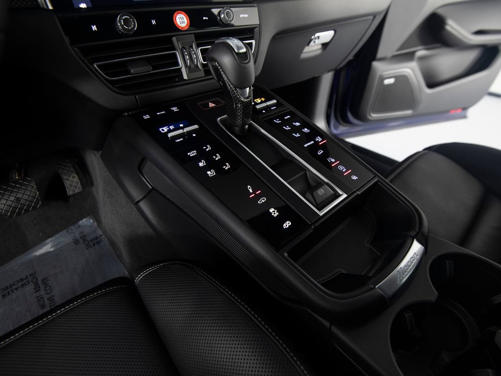 Certified 2025 Porsche Macan GTS AWD/4WD image 28