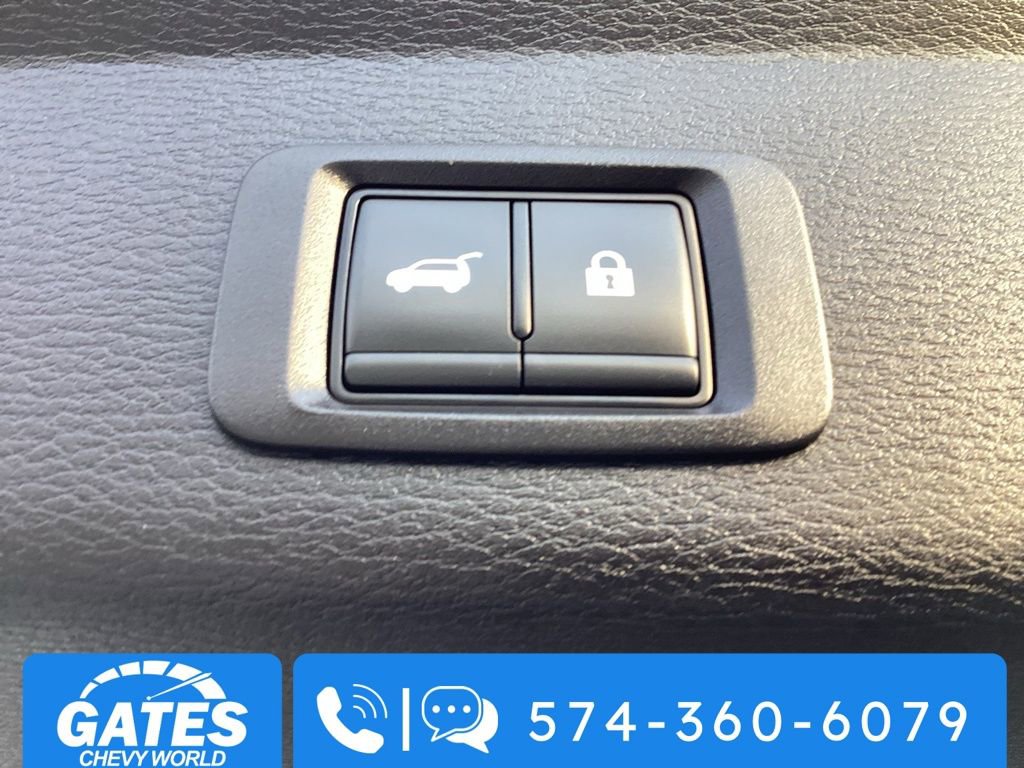 Used 2025 Mitsubishi Outlander SE image 12