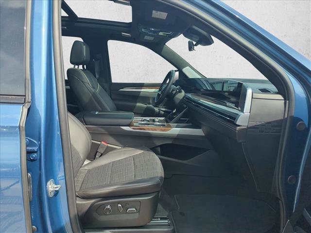 Certified 2025 Cadillac Escalade ESV Sport Platinum image 21