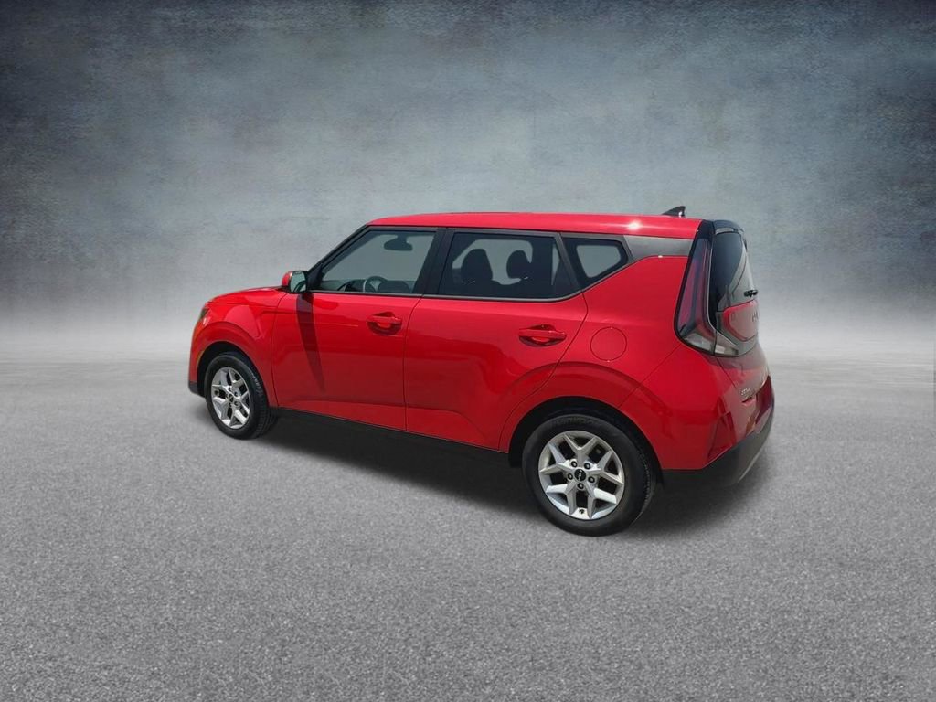 Used 2023 Kia Soul LX w/ LX Technology Package image 16