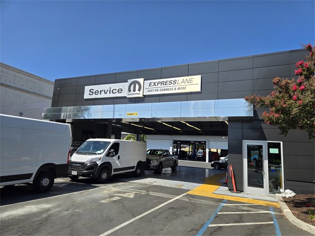 Used 2023 Dodge Durango GT image 35