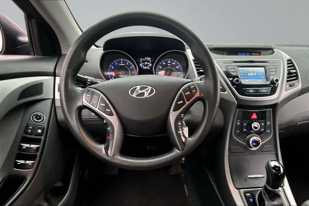 Used 2015 Hyundai Elantra SE w/ Option Group 02 FWD image 8