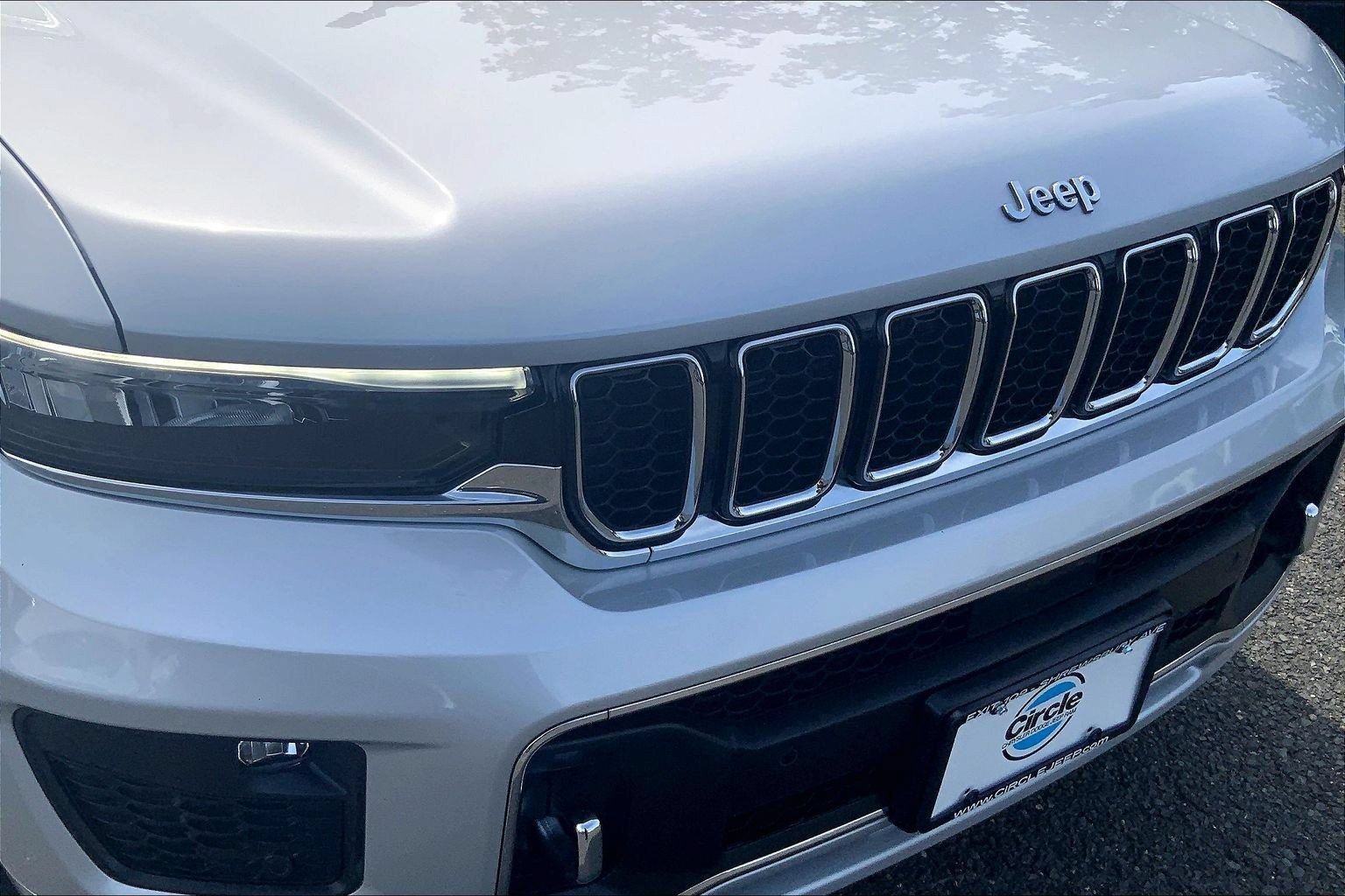 Certified 2023 Jeep Grand Cherokee L Overland AWD/4WD image 26