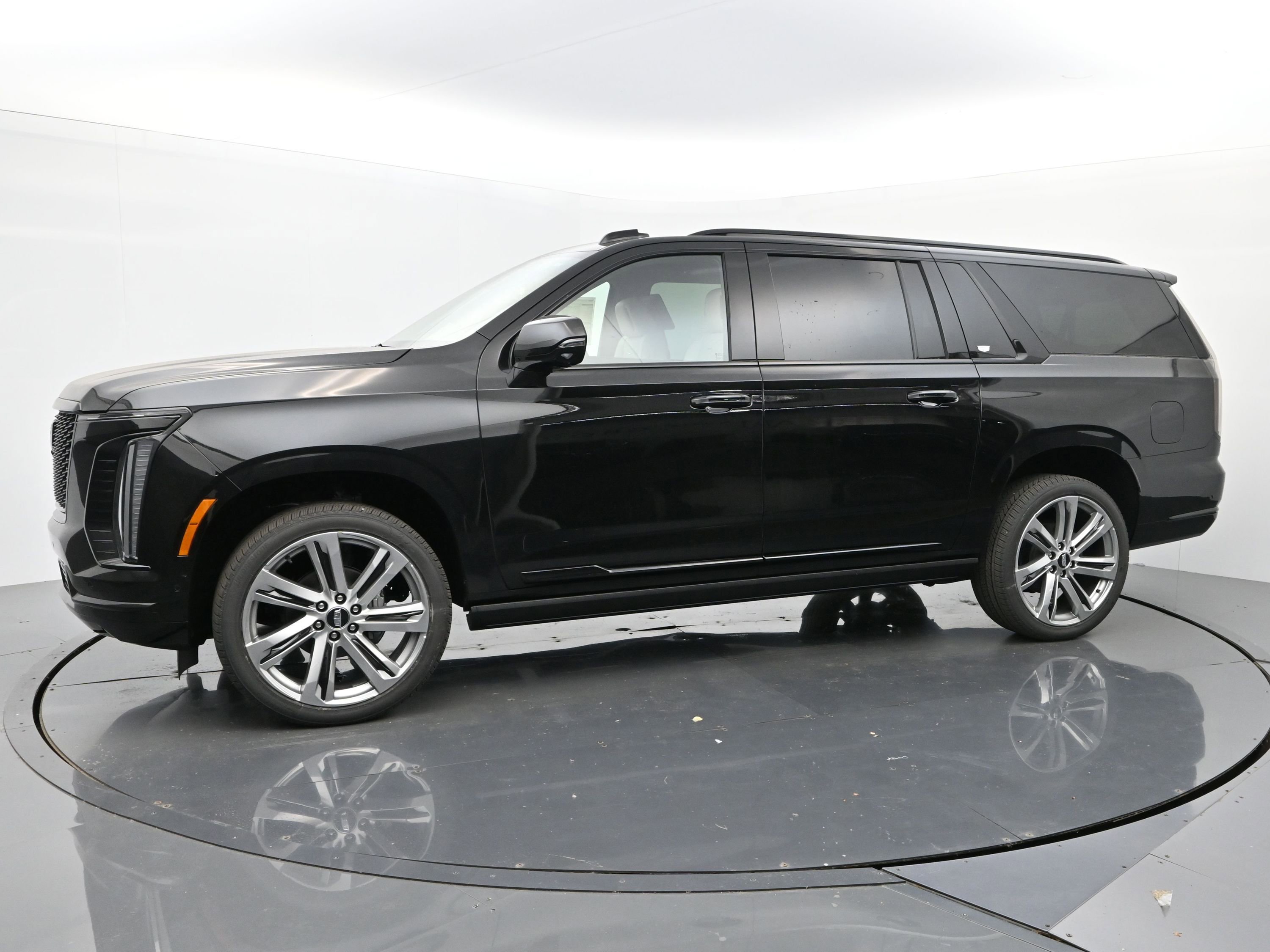New 2026 Cadillac Escalade ESV Platinum Sport AWD/4WD image 2