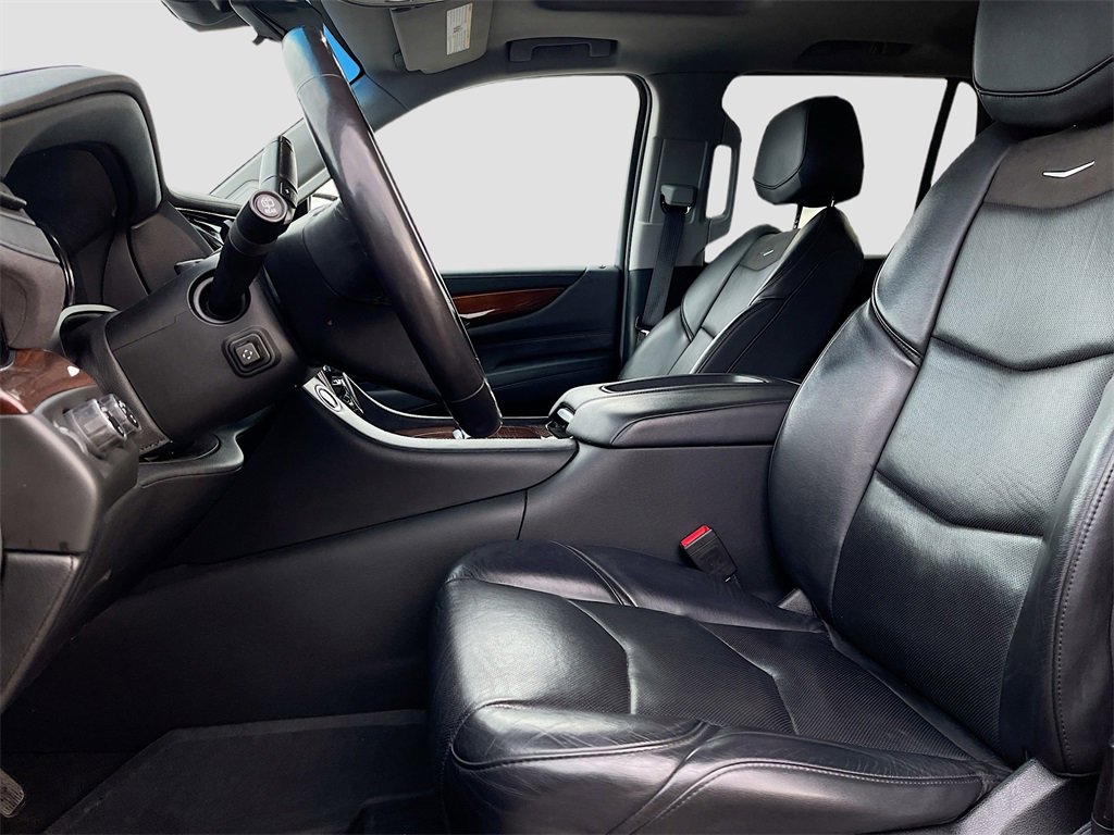 Used 2020 Cadillac Escalade Premium Luxury w/ Escalade Sport Edition image 20