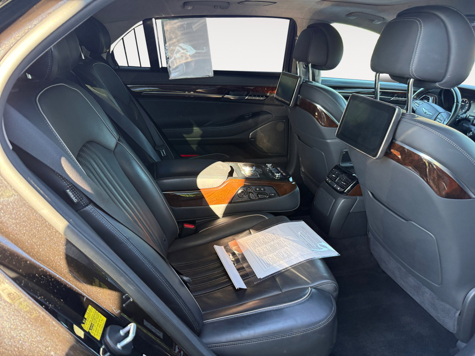 Used 2019 Genesis G90 5.0 Ultimate image 18