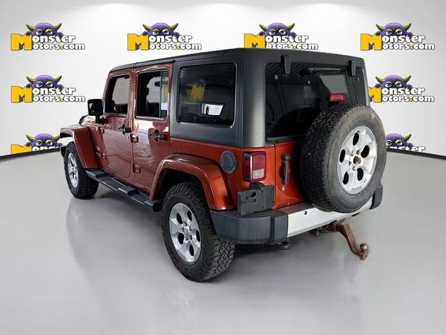Used 2014 Jeep Wrangler Unlimited Sahara w/ Connectivity Group AWD/4WD image 6