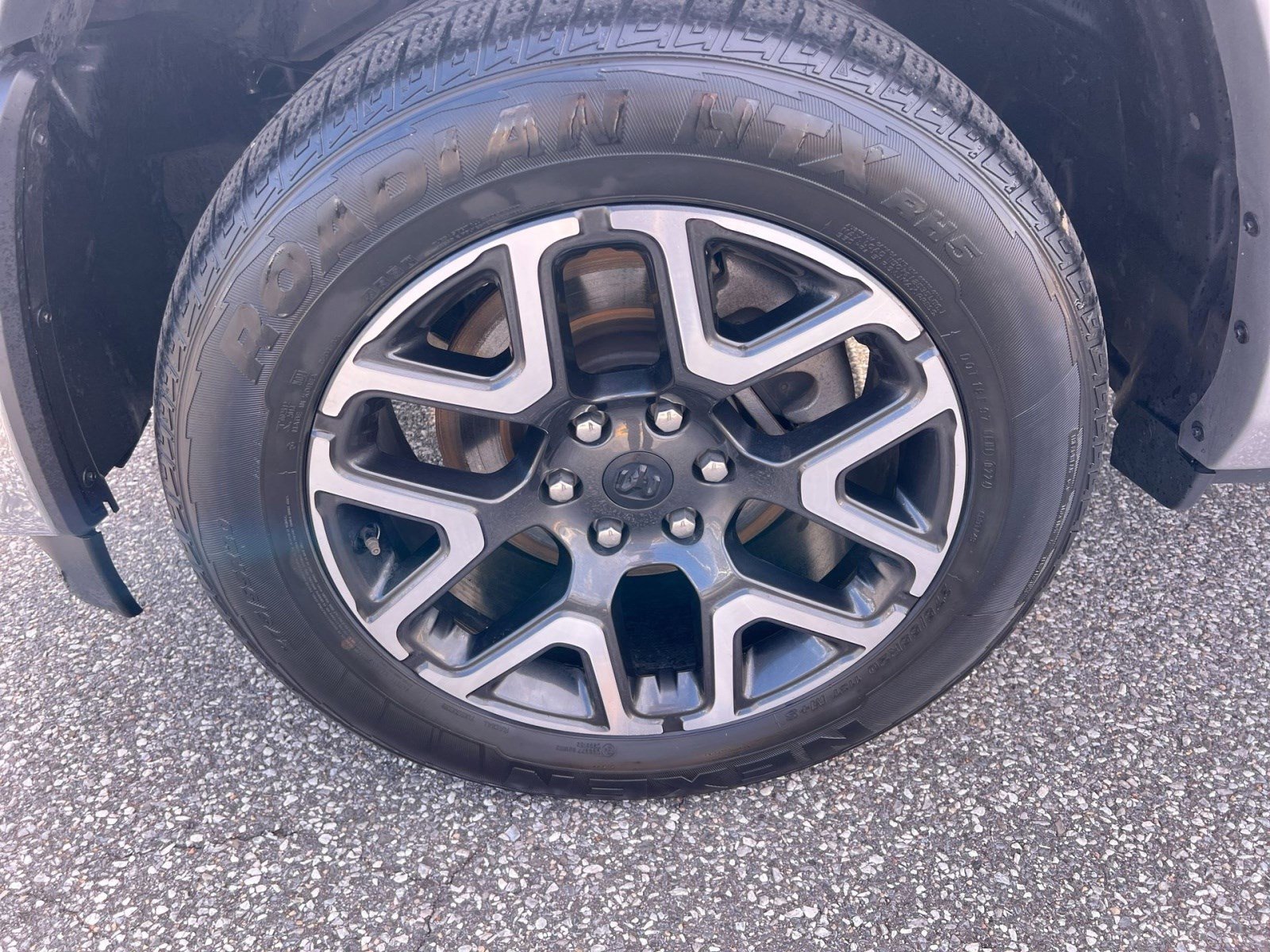 Used 2025 RAM 1500 Laramie image 12