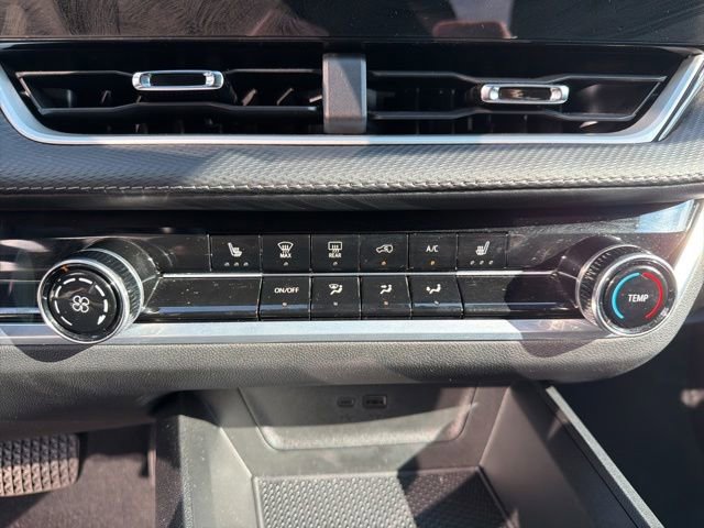 Used 2026 Chevrolet Equinox LT FWD image 23