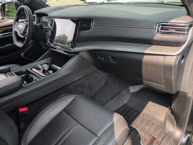 Certified 2023 Jeep Wagoneer Series III w/ Preferred Equipment Group AWD/4WD image 23