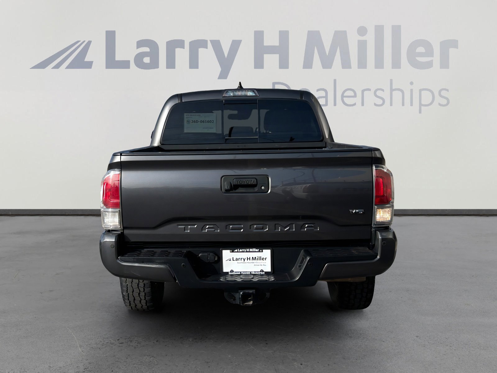 Used 2022 Toyota Tacoma TRD Off-Road w/ Technology Package image 5