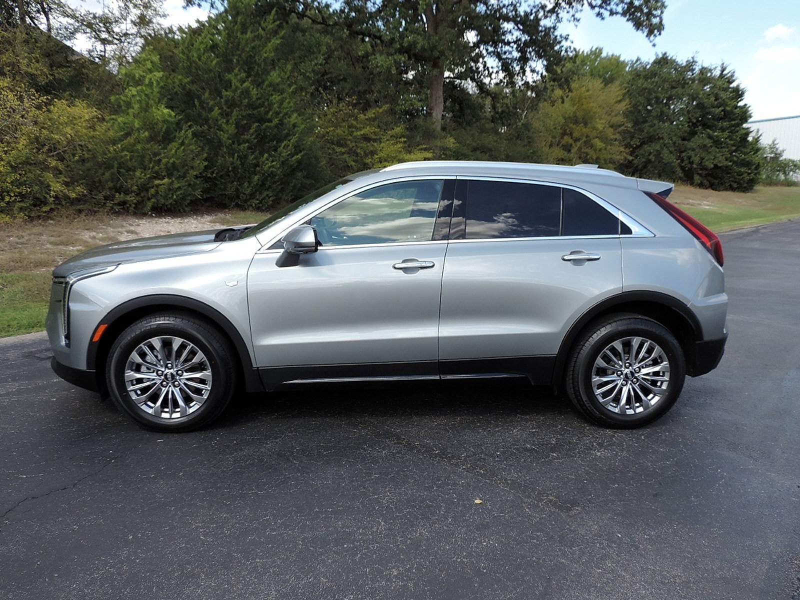 Certified 2025 Cadillac XT4 Premium Luxury FWD image 8