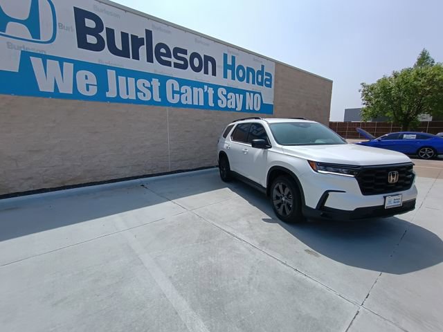 Used 2025 Honda Pilot Sport image 7